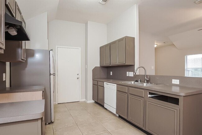 Foto del edificio - 6626 Rusty Ridge Ln