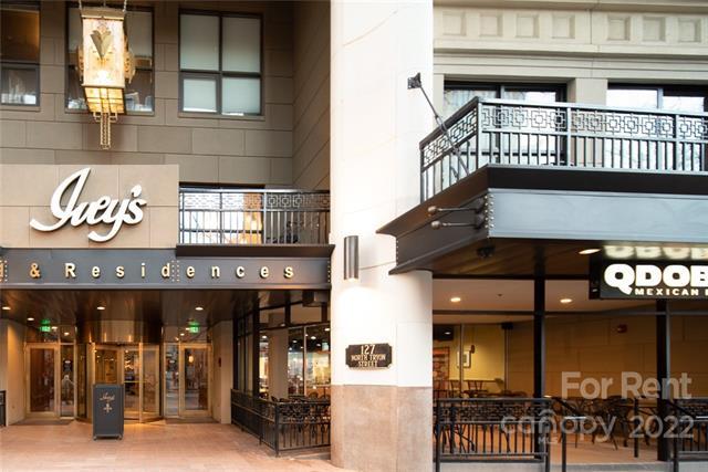 Foto principal - 127 N Tryon St