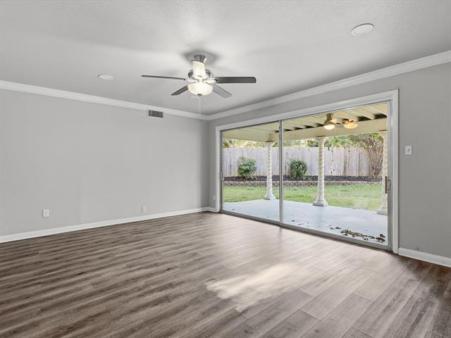 Foto del edificio - 4900 Vega Ct E