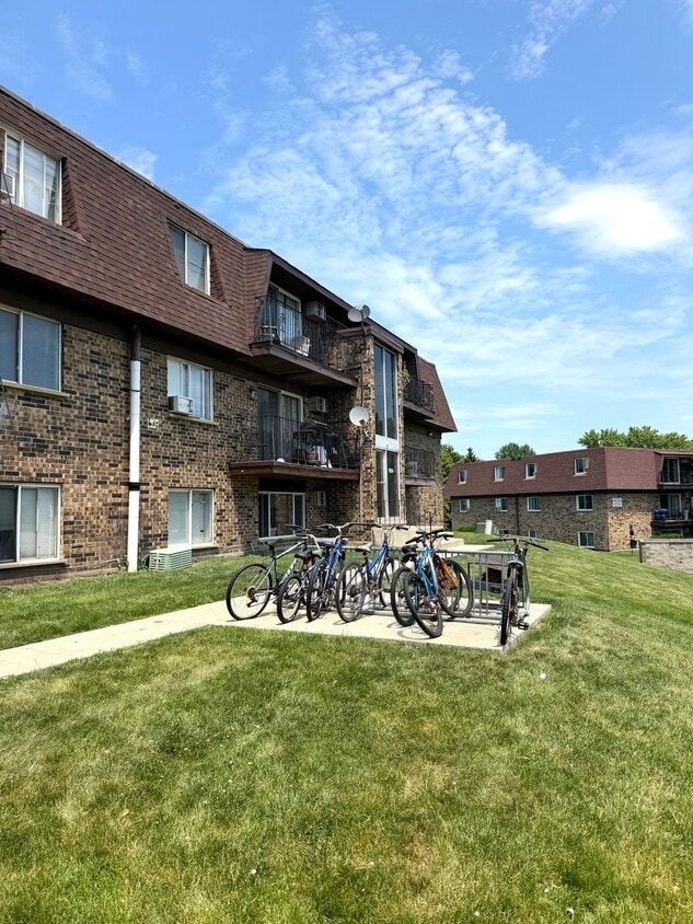 Building Photo - 2500 Mark Thomas Ln
