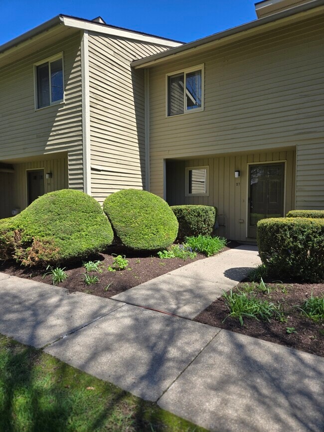 Building Photo - 33 4th Ave