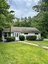 Building Photo - 7229 Pimmit Ct
