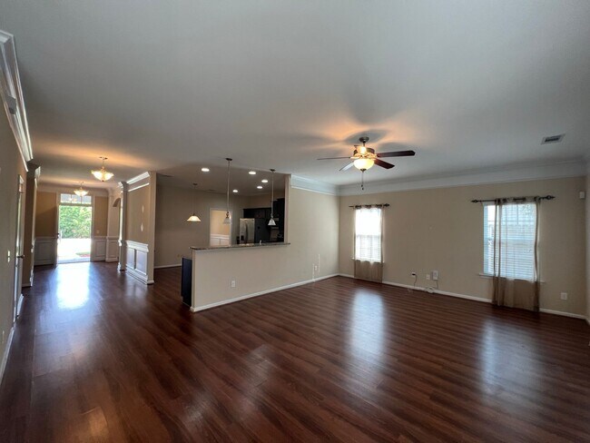Foto del edificio - 207 Pine Forest Ln