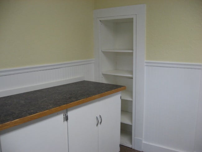 Kitchen - 811 N Mulberry St