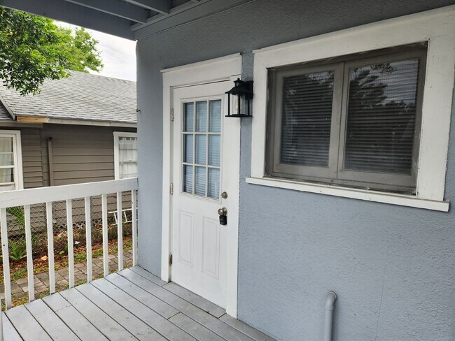 Building Photo - 141 S Wild Olive