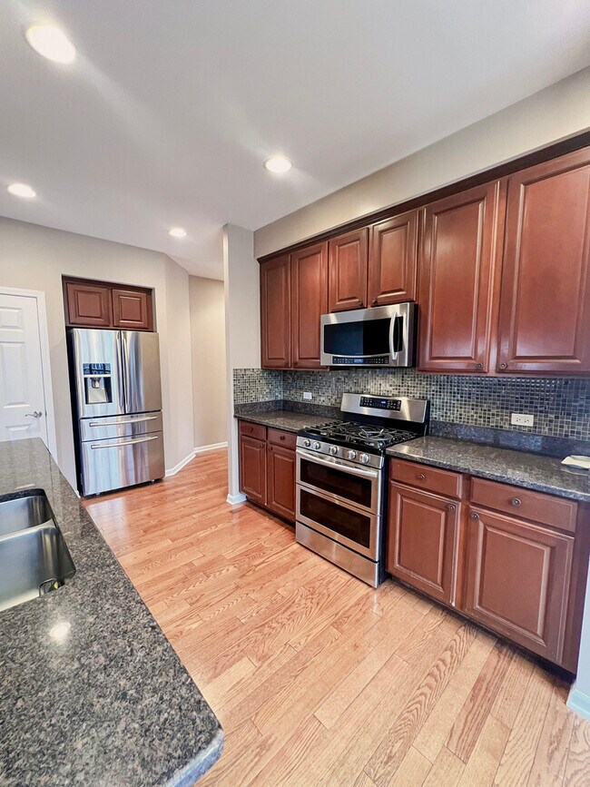 Foto del edificio - 742 Summit Ln
