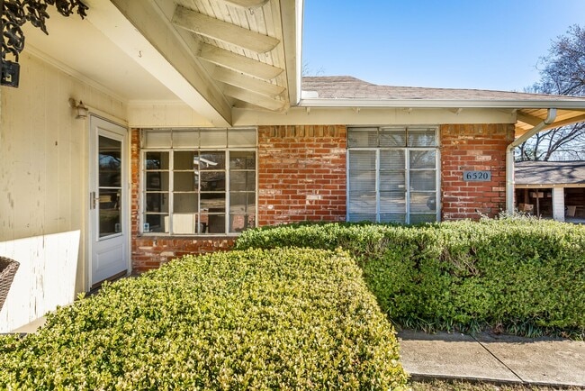 Photo - 6520/6522 SAINT MORITZ AVE Apartment