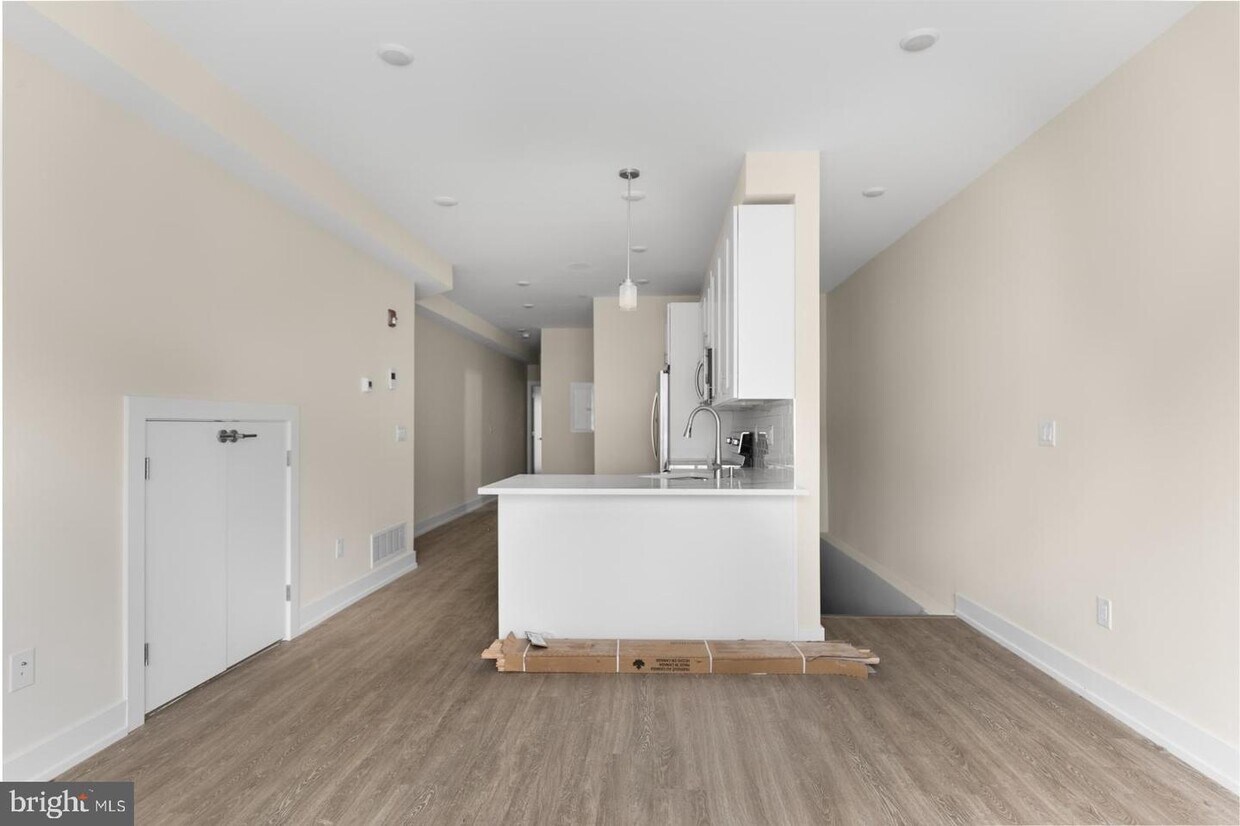 2106 N Reese St Unit 2, Philadelphia, PA 19122 Room for Rent in