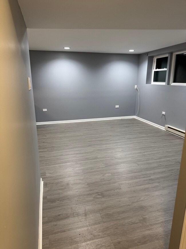 Building Photo - 323 22nd Ave