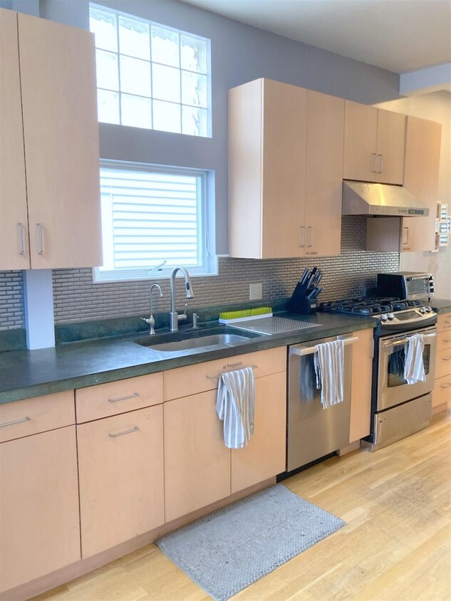 Foto principal - 315 Windsor St