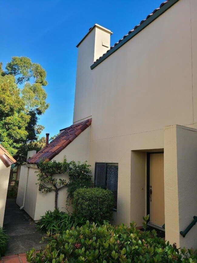 Building Photo - 2261 Armada Way