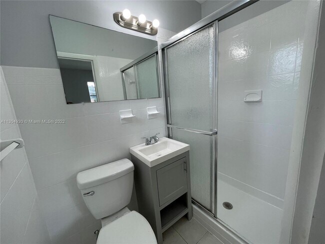 Foto del edificio - 16981 NE 8th Ct