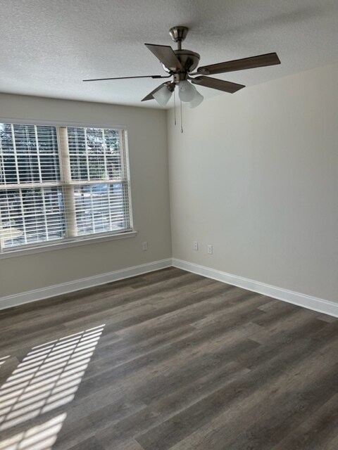 Foto del edificio - 818 Fairview Dr