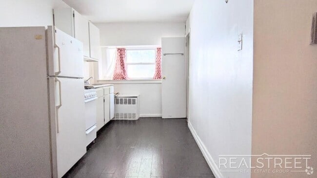Building Photo - Incredible Studio in Prime Gowanus