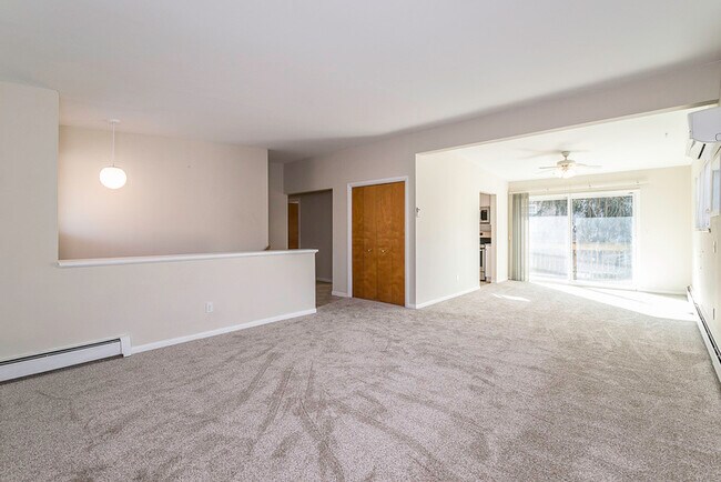 Building Photo - 524 Bemidji Ct