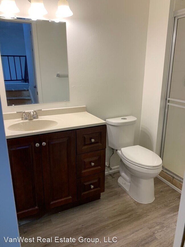 Building Photo - 2 br, 2 bath House - 1315 Estes St Unit 16-C