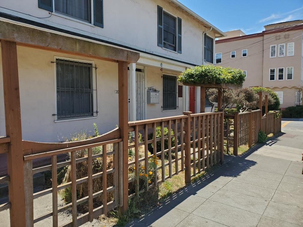 Foto principal - 2000 Channing Way