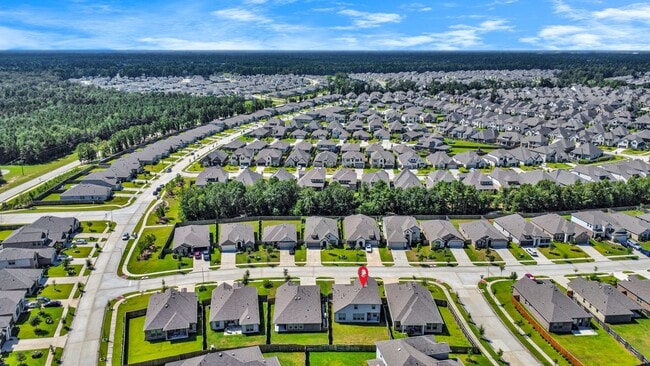 Building Photo - 24063 Hawthorn Lks Dr