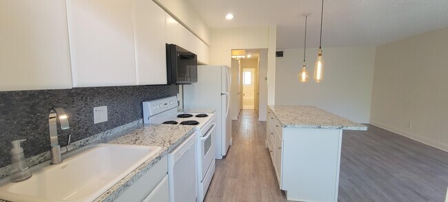 Foto del edificio - 2110 NE 39th St