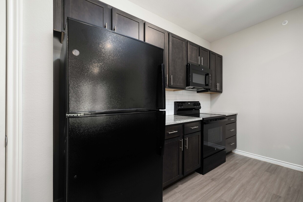 Primary Photo - Meadowbrook