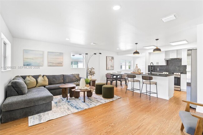 Foto del edificio - 1911 SW 57th Ave