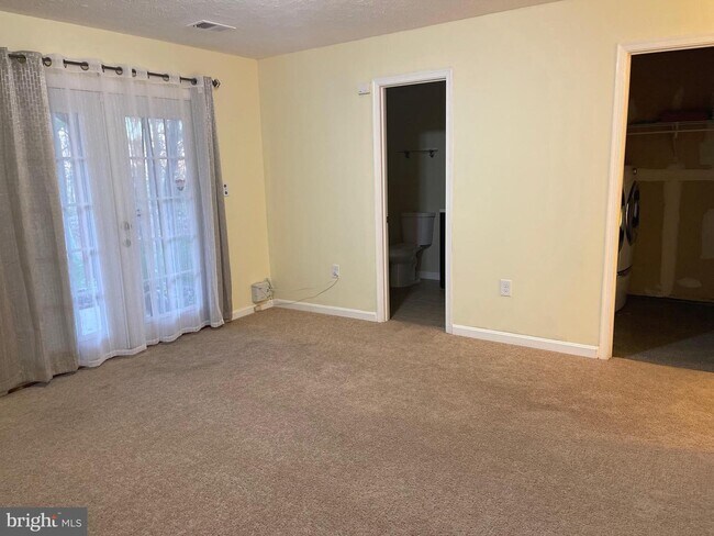 Foto del edificio - 9126 Hardesty Dr