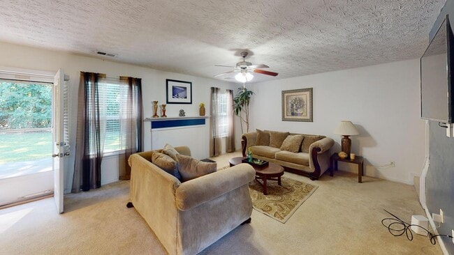 Building Photo - Spacious College Park Home | Modern comfort & great amenities