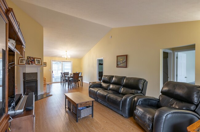 Foto del edificio - 4 Myopia Ln