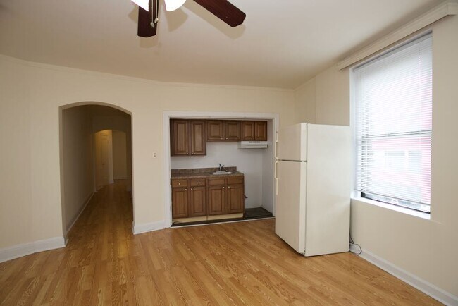 Foto del edificio - 3335 W Diversey Ave