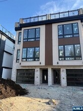 Building Photo - 45 Lincoln Ave