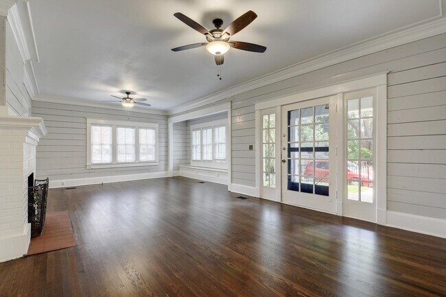 Foto del edificio - 903 Shoal Cliff Ct