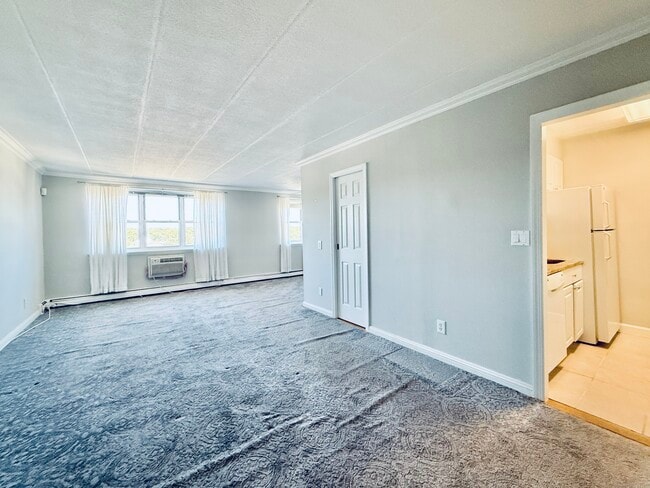 Building Photo - 27 Northill St