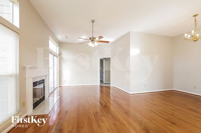 Foto del edificio - 3105 Denhem Ct