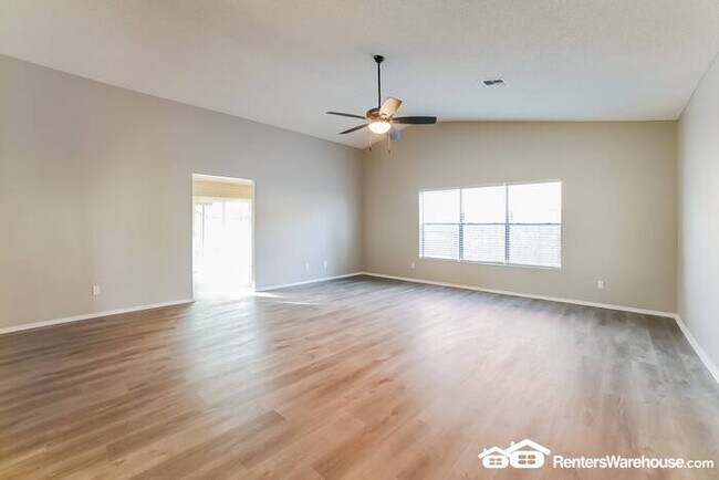 Building Photo - 3 Bedroom Phoenix Home