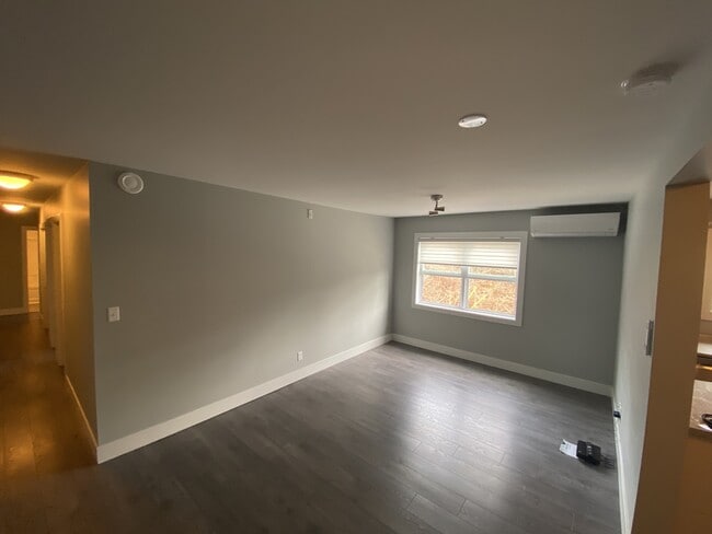 Building Photo - 4 Mitchell St