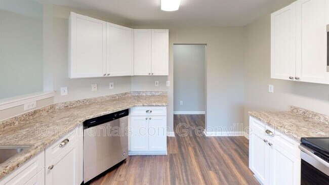 Foto del edificio - 5 Fairview Lake Way