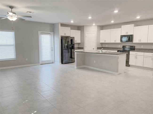 Building Photo - 3816 Hanover Dr