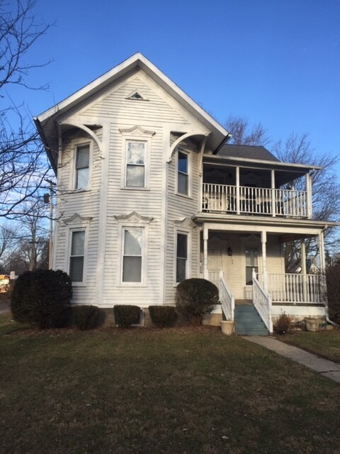 Primary Photo - 148 W Main St