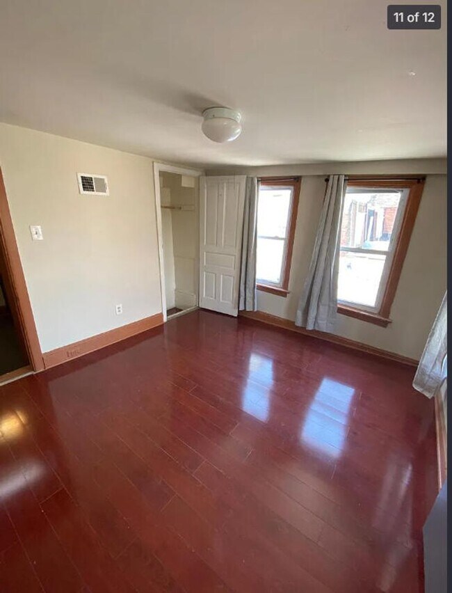 Foto del edificio - 5323 Catharine St