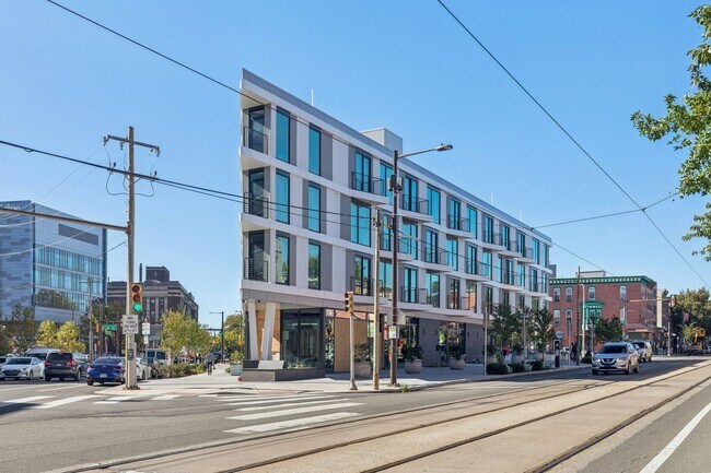 Building Photo - Stunning 2 Bed Apartment in University City