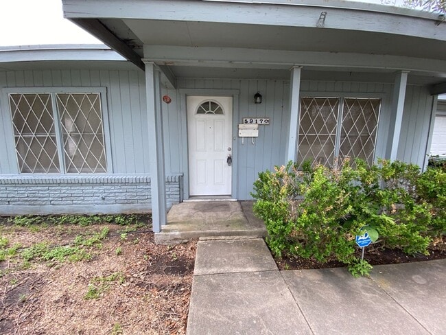 Foto del edificio - 5917 Kimbrough Dr