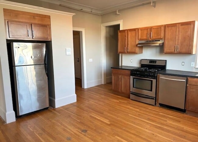 Building Photo - 52 Parkis Ave