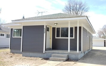 Building Photo - 15161 Harrison St