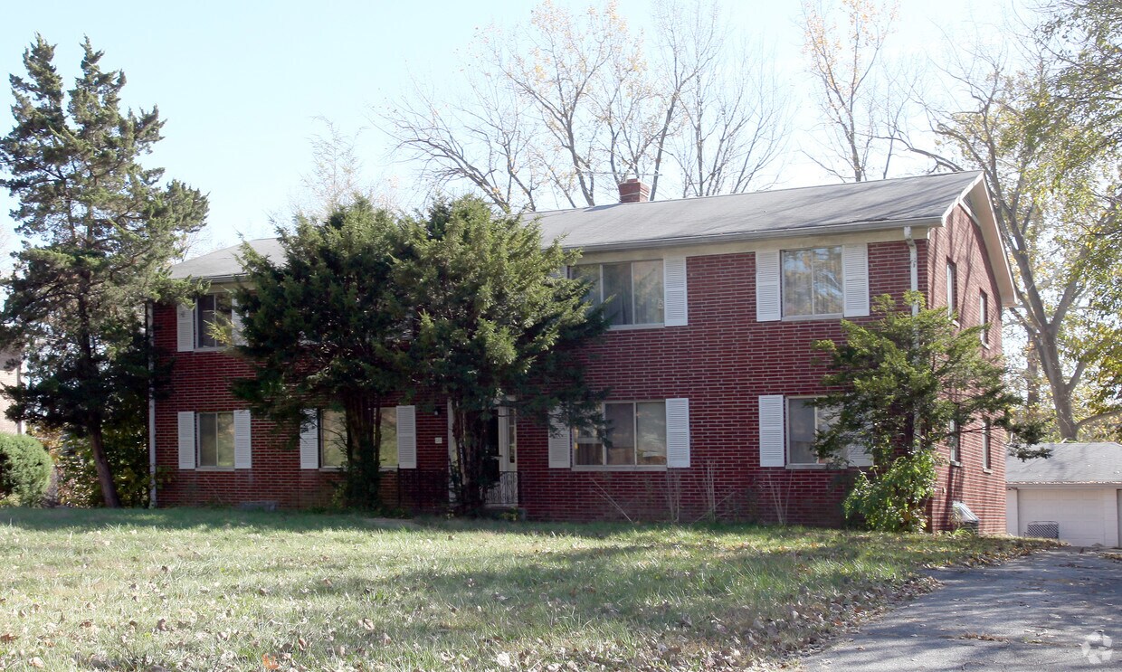 Primary Photo - 6111 Laurel Hall Dr