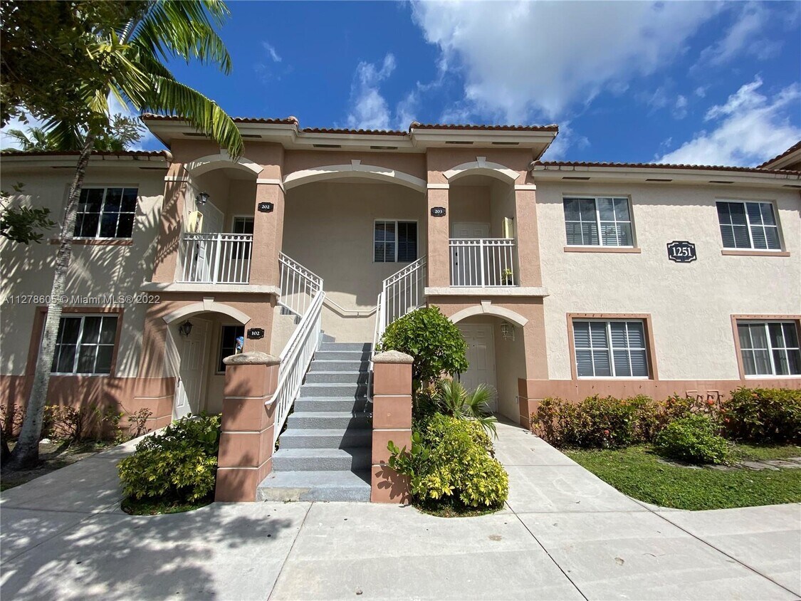 1251 SE 28th Ct Unit 202, Homestead, FL 33035 Room for Rent in