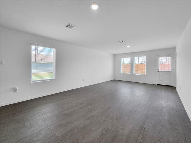 Building Photo - 18740 Barrichello Dr