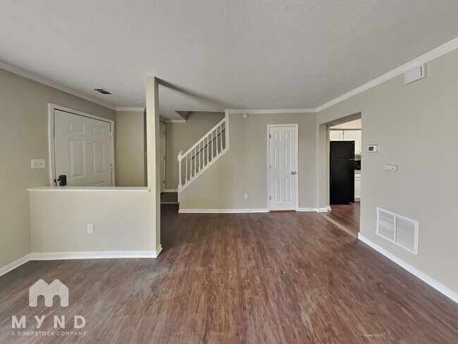 Foto del edificio - 717 Redland Dr