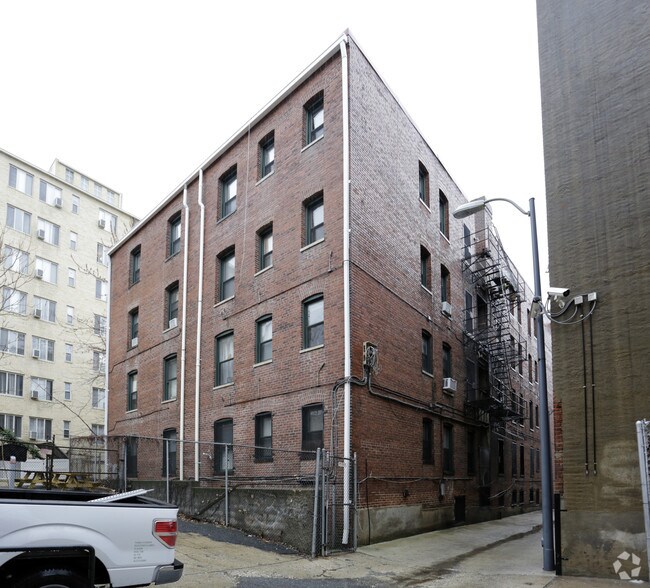 1627 Lamont St NW - 1627 Lamont St NW Apartments