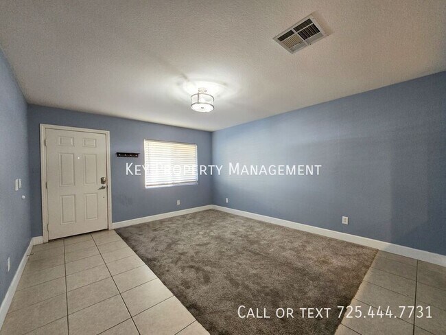 Building Photo - Beautiful 2 bedroom, 2.5 bathroom home loc...