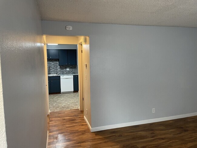 Building Photo - 667 Brookside Ct